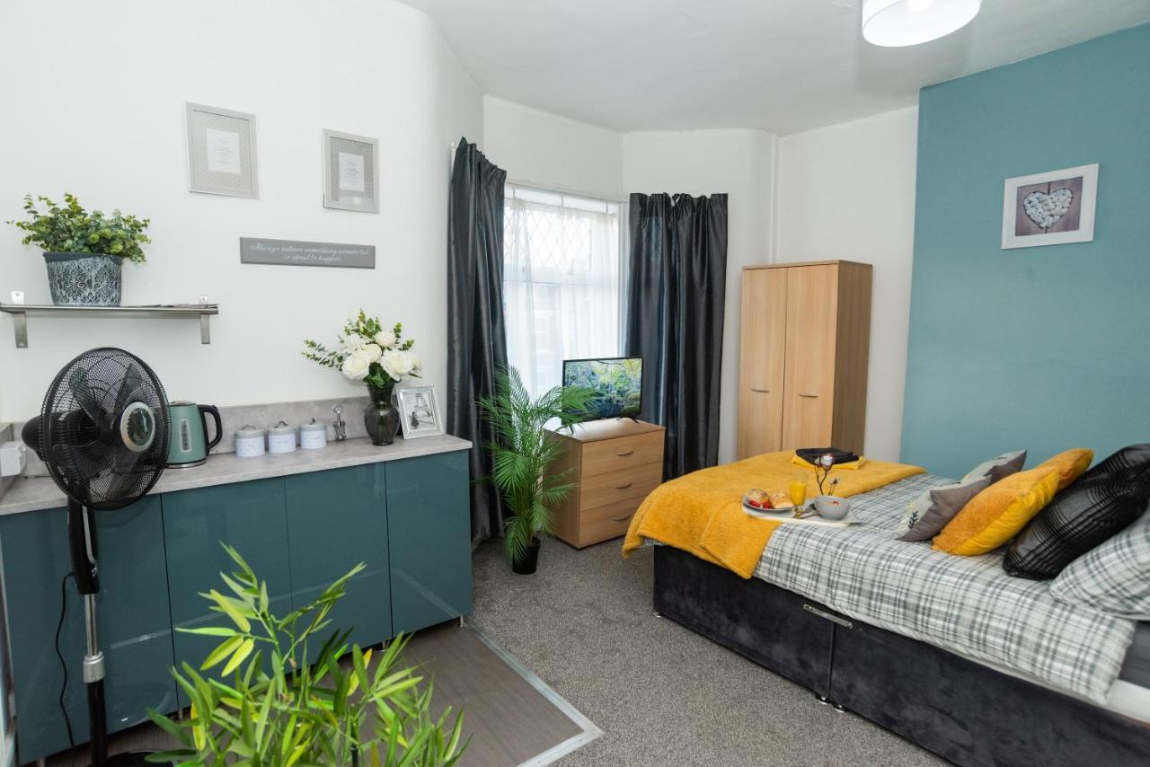 Bentley House With En-Suites Кру Экстерьер фото