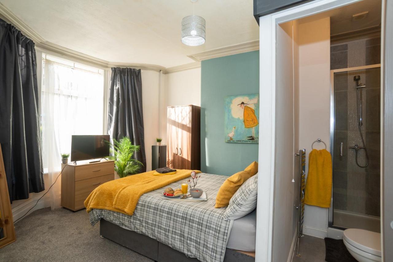 Bentley House With En-Suites Кру Экстерьер фото